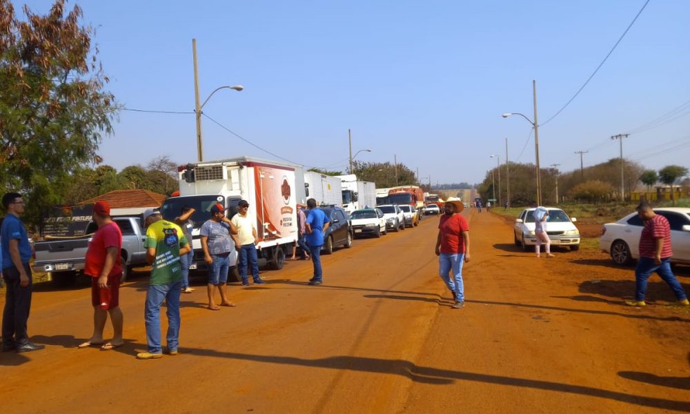 Camioneros levantan paro tras firma de acuerdo con gremios de la producción