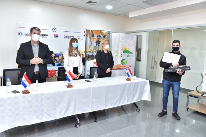 Ministerio de Trabajo capacitó a más de 300 personas de Central, Alto Paraná y Loma Plata
