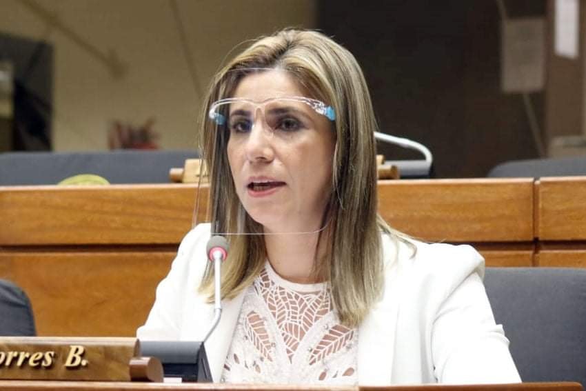 Liberales indecisos con relación a juicio político a Sandra Quiñónez